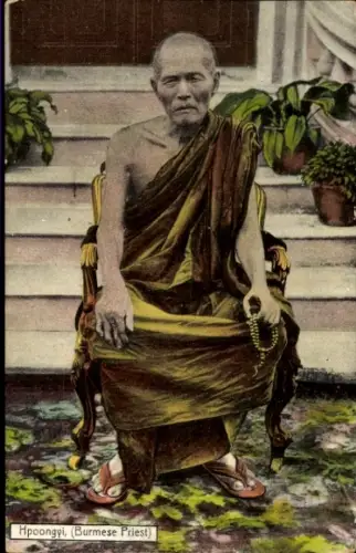 Ak Myanmar Burma, Geistlicher, Porträt