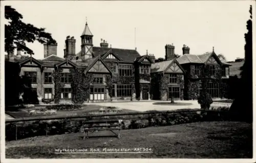 Ak Manchester England, Wythenshawe Hall,  Garten, Bänke, Bäume