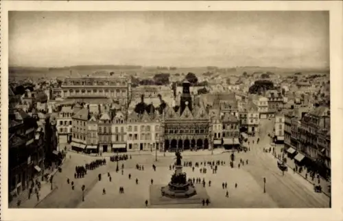 Ak Saint Quentin Aisne, Marktplatz, Rathaus,  Menschen, Gebäude