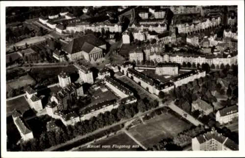 Ak Kassel in Hessen, Luftaufnahme von  Stadtansicht, Gebäude, Straßen
