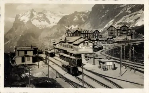 Ak Kanton Bern, Berner Oberland, Kleine Scheidegg, Bahnhof, Wetterhorn