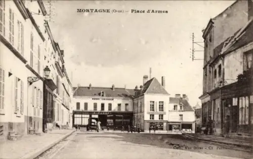 Ak Mortagne au Perche Orne, Historische Straße, Gebäude, Kutsche,  von  Platz d'Armes