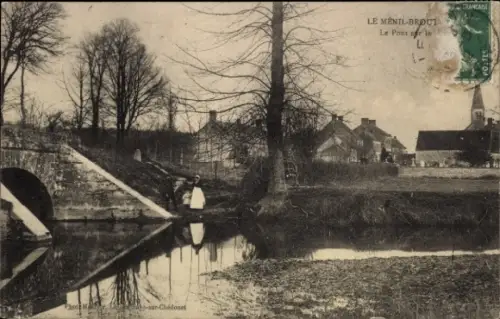 Ak Le Ménil-Broût Orne, Teich und Brücke