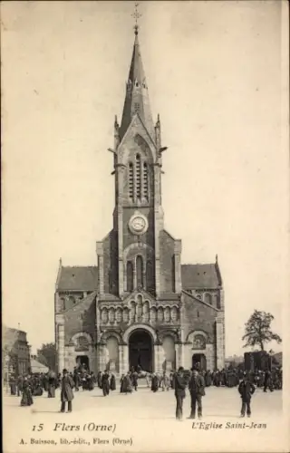 Ak Flers Orne, L'Eglise Saint-Jean, viele Menschen,  Architektur