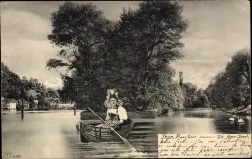 Ak Thun Kanton Bern Schweiz, Frau im Boot, Aare-Insel,  Bäume, Wasser