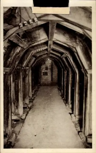Ak Douaumont Lothringen Meuse, Fort Vaux, Galerie im  deutsche Besatzung, Holzstruktur, militäris