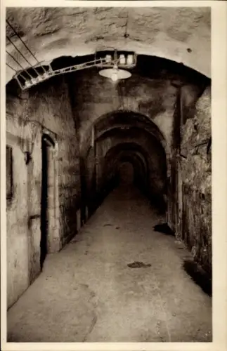 Ak Douaumont Lothringen Meuse, Fort Vaux, Mittelgalerie