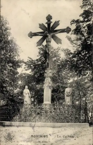 Ak Montaigu Vendee, Kreuz mit Christus, zwei Statuen, Waldlandschaft, Schriftzug Montaigu