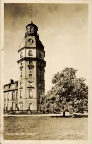 Ak Karlsruhe in Baden, Karlsruhe Schlossturm, Baum, Wiese