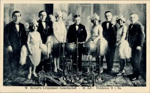 Ak Heidenau in Sachsen, W. Berndt´s Liliputaner Gesellschaft, Trompeten