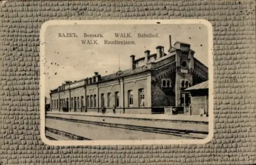 Passepartout Ak Valka Walk Livland Lettland, Bahnhof, Gleisansicht