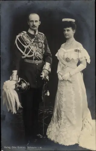 Foto Ak Großherzog Friedrich Franz IV von Mecklenburg Schwerin, Alexandra von Hannover u. Cumberland