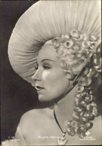 Ak Schauspielerin Brigitte Horney, Portrait, Hut