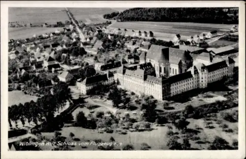 Ak Wiblingen Ulm an der Donau Baden, Luftaufnahme von  Schloss, Landschaft, Schwarz-Weiß