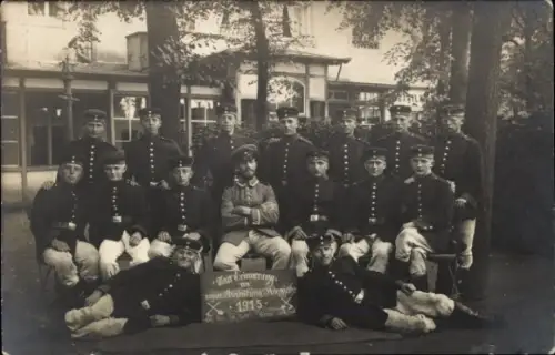 Foto Ak Pirna, Deutsche Soldaten in Uniform, Gruppenbild 1915