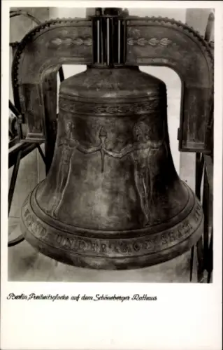 Ak Berlin Schöneberg, Rathaus, Freiheitsglocke