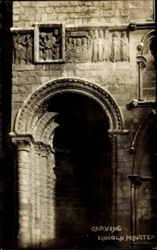 Ak Lincoln Lincolnshire England, Reliefdarstellungen,  Schnitzereien,  Figuren