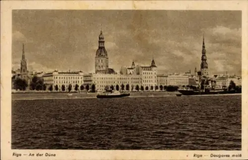 Ak Riga Lettland,  Daugavas mala, Flussansicht,  Gebäude, Schiffe