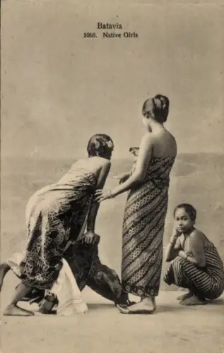 PC Batavia Jakarta Java Indonesia, Native Girls