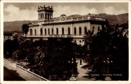 Ak Montecatini Terme Toskana, Teatro Parco, Palmen, Berglandschaft, Schwarz-Weiß-Foto