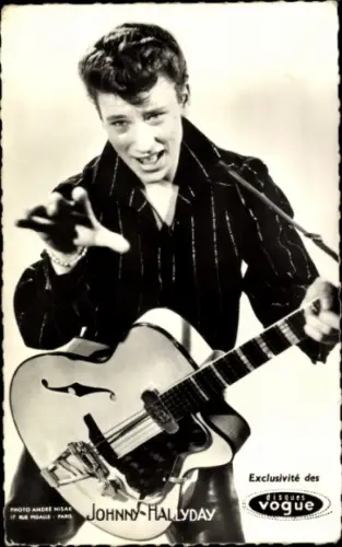 Ak Sänger Johnny Hallyday, Portrait, Gitarre