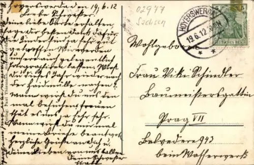 Ak Hoyerswerda in der Oberlausitz, Wendische Mädchen am Spinnrad, Trachten