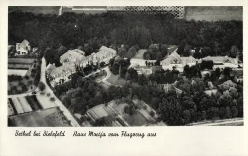 Ak Bethel Bielefeld in Nordrhein Westfalen, Luftbild von Bethel, Haus Mocija, Flächen, Bäume