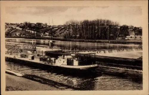 CPA Champagne sur Seine Seine et Marne, Éclus, Frachtschiff