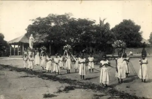Ak Congo, Mission, Processie le Luluaburg