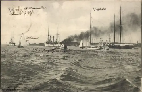 Ak Kiel, Schiffe im Kriegshafen,  Wasseroberfläche, Rauch, Schriftzüge