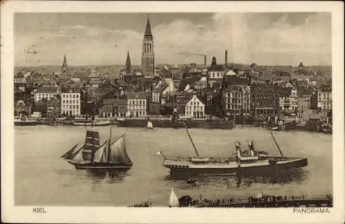 Ak Kiel, Panorama von  Hafenansicht, Schiffe, Stadtansicht