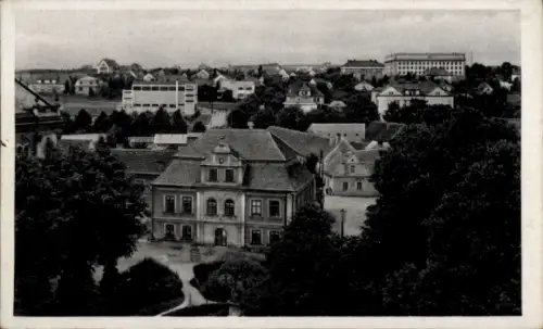 Ak Domažlice Taus Region Pilsen, Schwarz-Weiß-Bild, Stadtansicht, Bäume, Gebäude, Domažlice