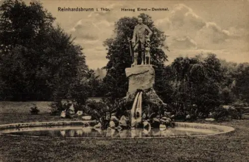 Ak Reinhardsbrunn Friedrichroda im Thüringer Wald, Herzog Ernst Denkmal, Statue, Brunnen, Natu...