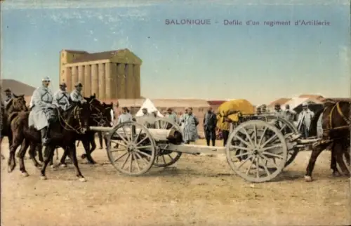 Ak Thessaloniki Griechenland, Defile d'un regiment d'Artillerie