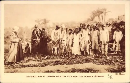 CPA Égypte, Accueil du P. Domon par un Village, Mission des Jésuites Français