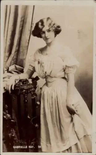 Ak Schauspielerin Gabrielle Ray, Portrait