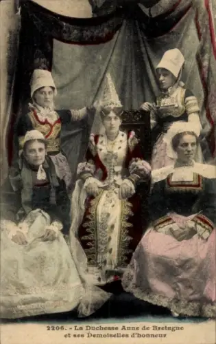 Ak La Duchesse Anne de Bretagne et ses Demoiselles d'honneur