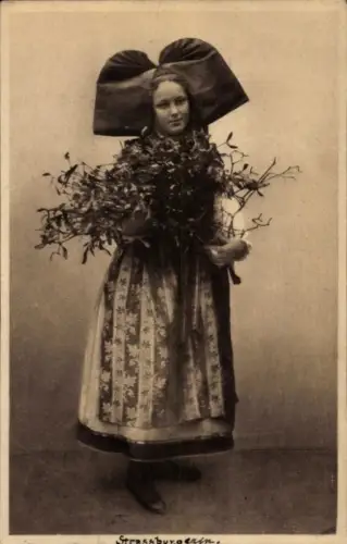 Ak Alsacienne, Elsässerin in Tracht, Straßburgerin