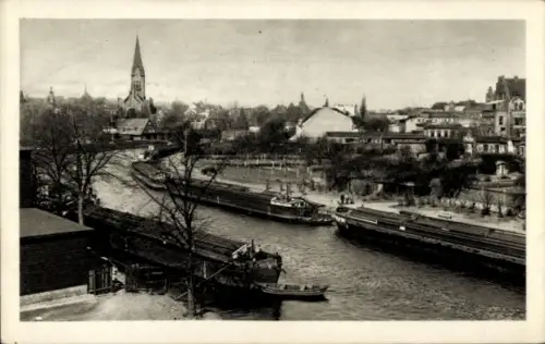 Ak Bydgoszcz Bromberg Westpreußen, Stadtansicht, Fluss mit Booten, Kirche im Hintergrund