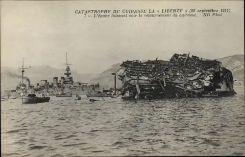 Ak Französisches Kriegsschiff, Catastrophe du Cuirasse la Liberte 1911