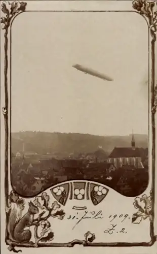 Passepartout Ak Zeppelin über einer Stadt, Eichhörnchen
