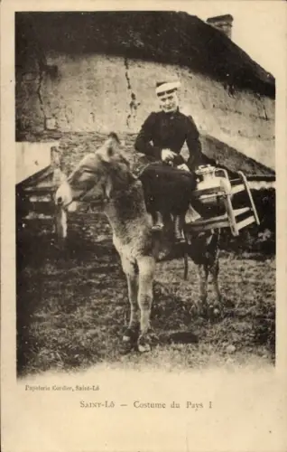 CPA Saint-Lô-Manche, Costume du Pays