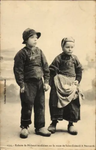 Ak Penmarch Finistère, Enfants de Pécheurs sardiniers zur la route de Saint-Guénolé