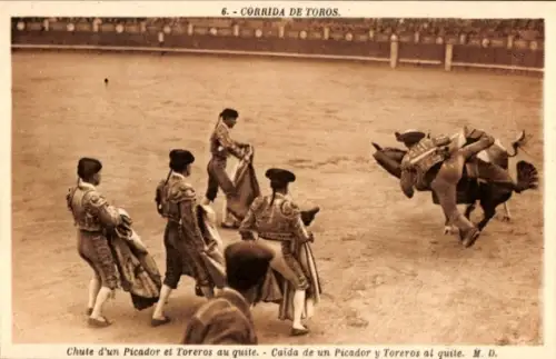 Ak Corrida de Toros, Caida de un Picador y Toreros al quite