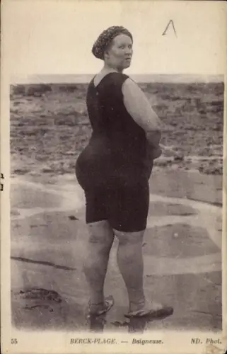 Ak Berck Plage Pas de Calais, Frau in schwarzem Badeanzug
