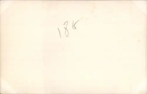 Ak Porträt einer Frau in weißem Kleid, Buch, Hocker