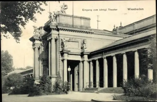 Ak Wiesbaden in Hessen, Eingang zum königl. Theater, Wiesbaden