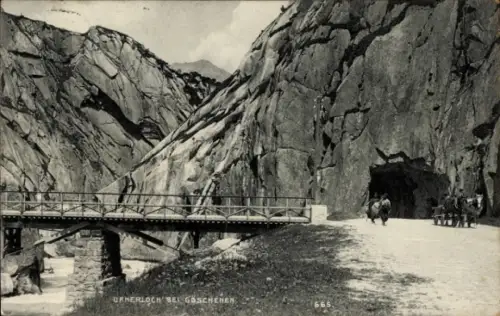 Ak Göschenen Goeschenen Kanton Uri, Urnerloch,  Felsen, Brücke, Pferdewagen