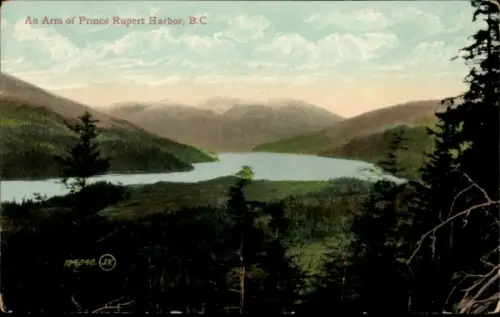 Ak Prince Rupert British Columbia Kanada, Landschaft mit Wasser, Berge im Hintergrund, Bäume im V