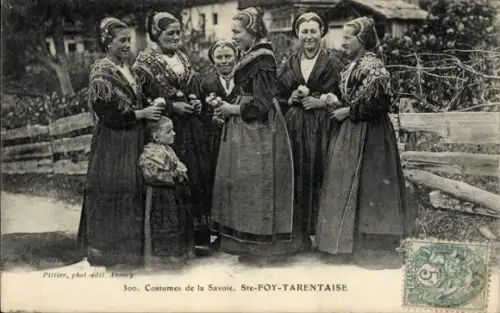 Ak Sainte Foy Tarentaise Savoie, Frauen in Tracht